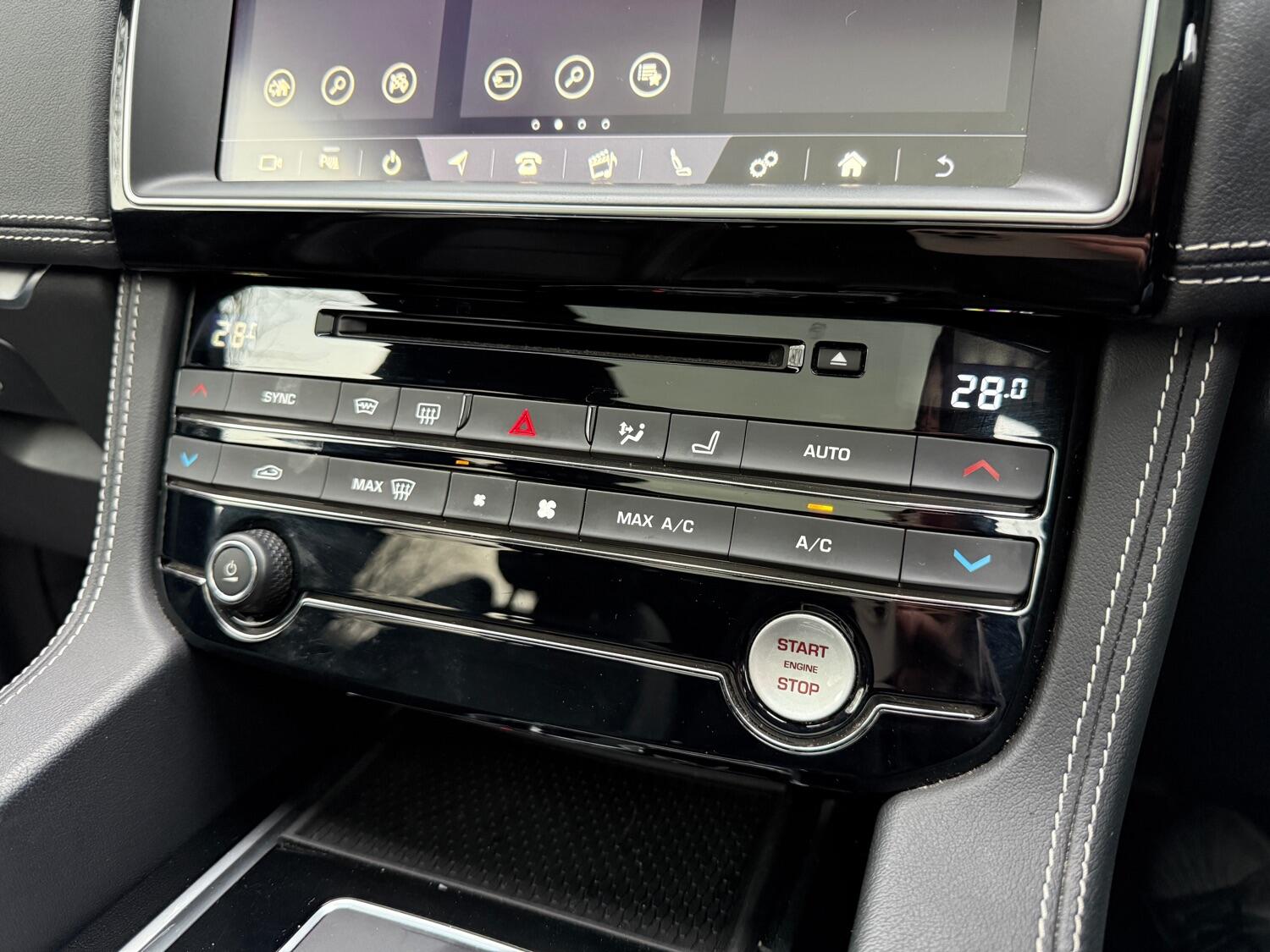 Used Jaguar F-Pace 2017 for sale - 77535872: Photo 22