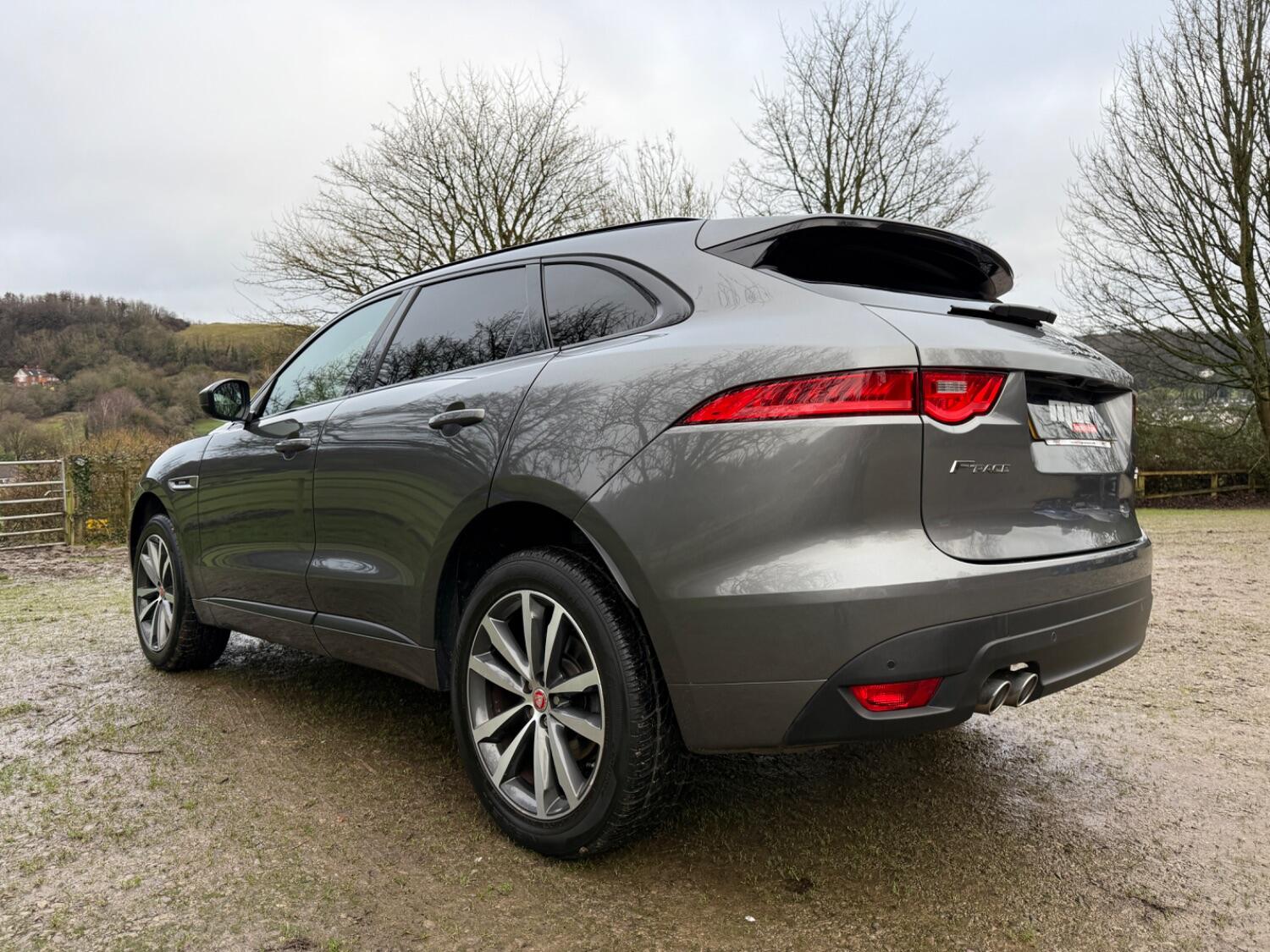 Used Jaguar F-Pace 2017 for sale - 77535872: Photo 8