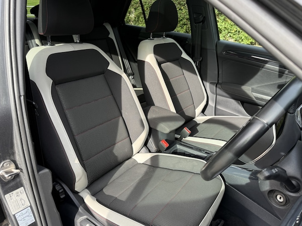 Used Volkswagen T-Roc 2018 for sale - 76101097: Photo 12