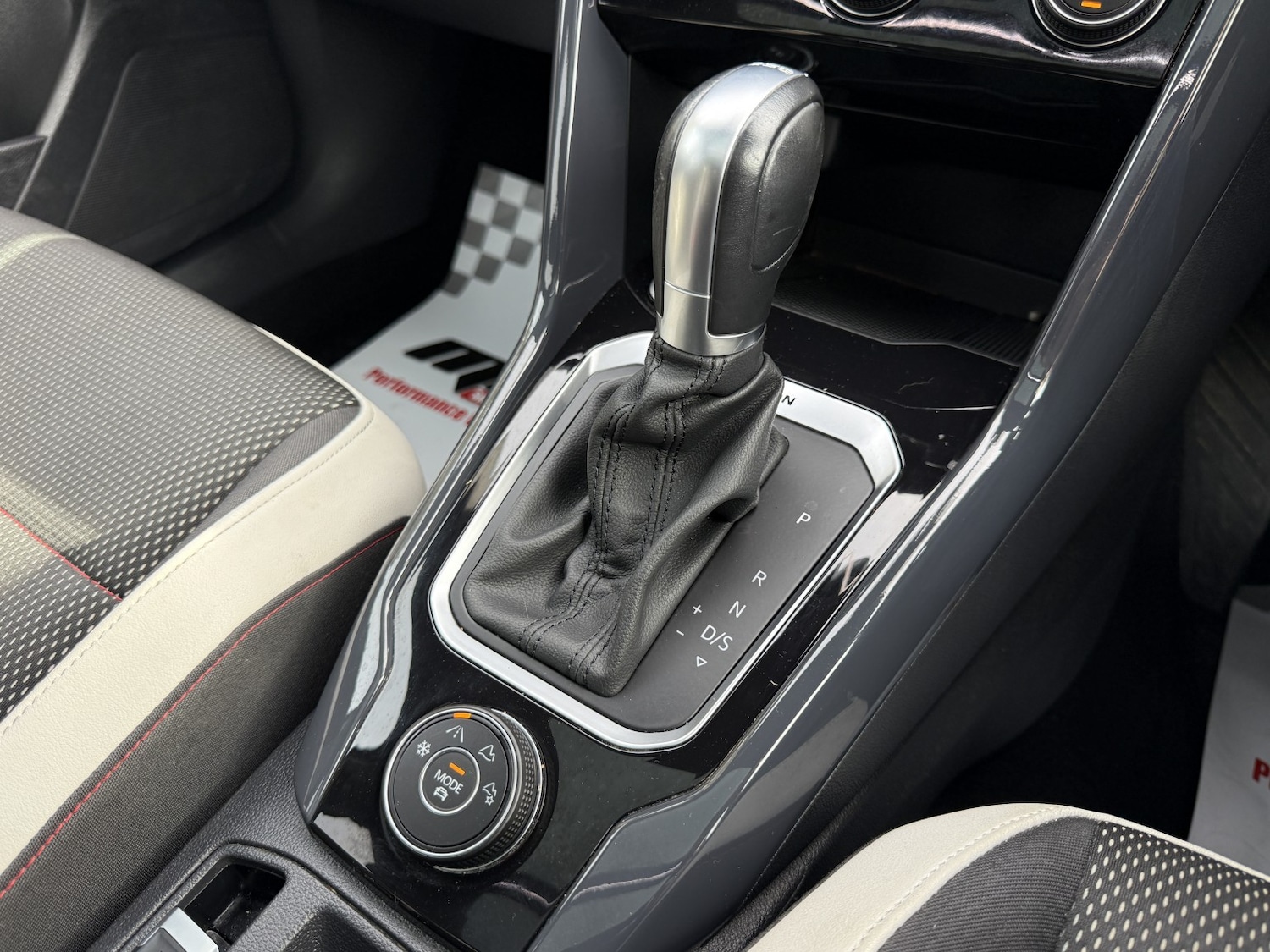 Used Volkswagen T-Roc 2018 for sale - 76618719: Photo 22