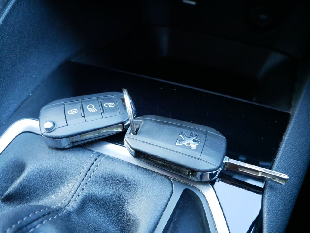 Used Peugeot 3008 2018 for sale - 77188080: Photo 37