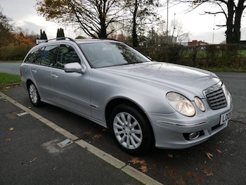 Used Mercedes-Benz E Class 2008 for sale - 76481458: Photo