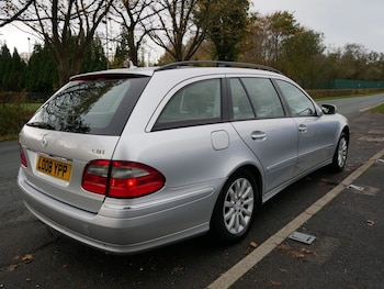 Used Mercedes-Benz E Class 2008 for sale - 76481458: Photo