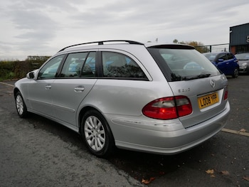 Used Mercedes-Benz E Class 2008 for sale - 76481458: Photo