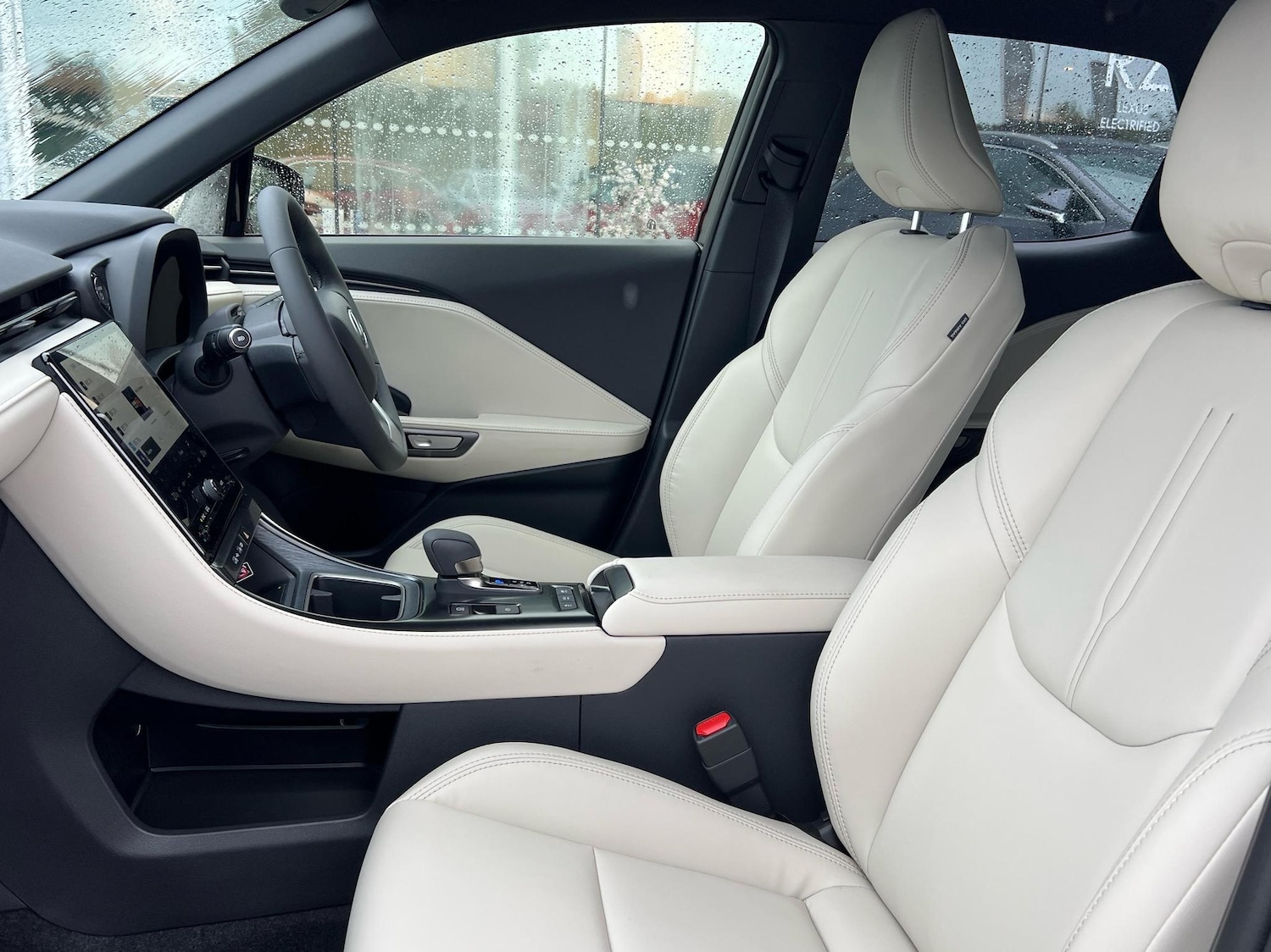 Used Lexus LBX 2025 for sale - 77124459: Photo 16