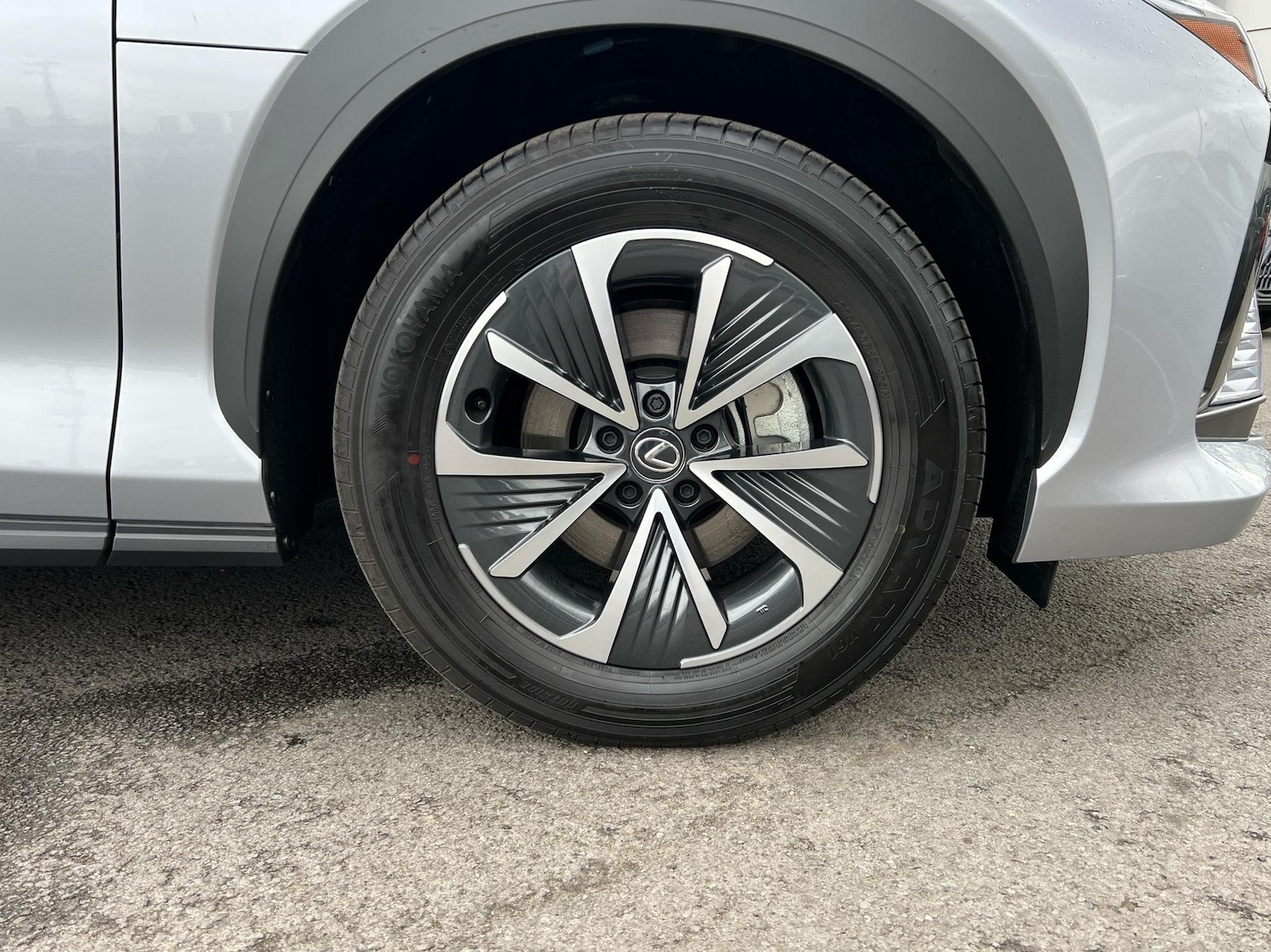 Used Lexus RZ 2025 for sale - 76692739: Photo 5