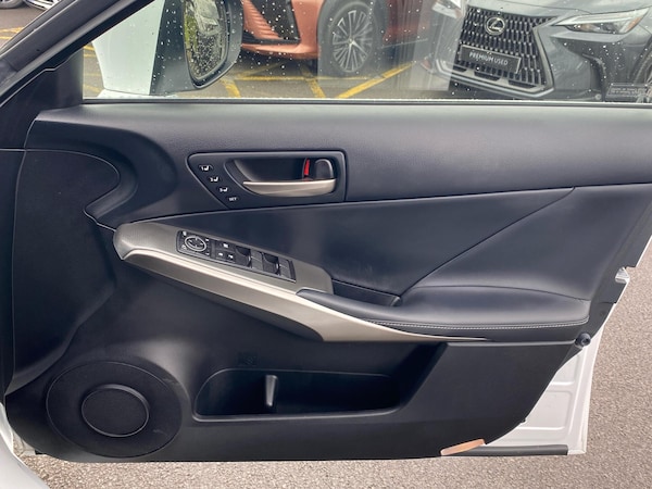 Used Lexus IS 2018 for sale - 76017629: Photo 26