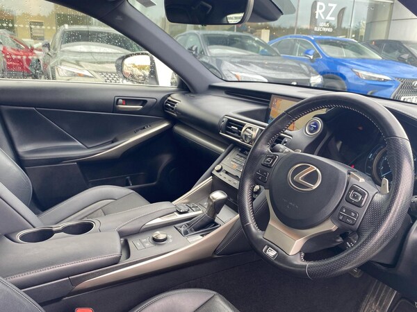 Used Lexus IS 2018 for sale - 76017629: Photo 6