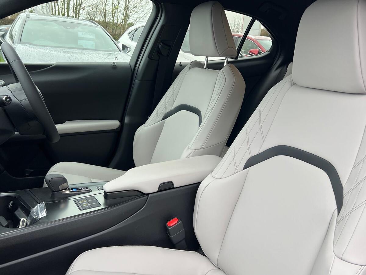 Used Lexus UX 2025 for sale - 76888351: Photo 14