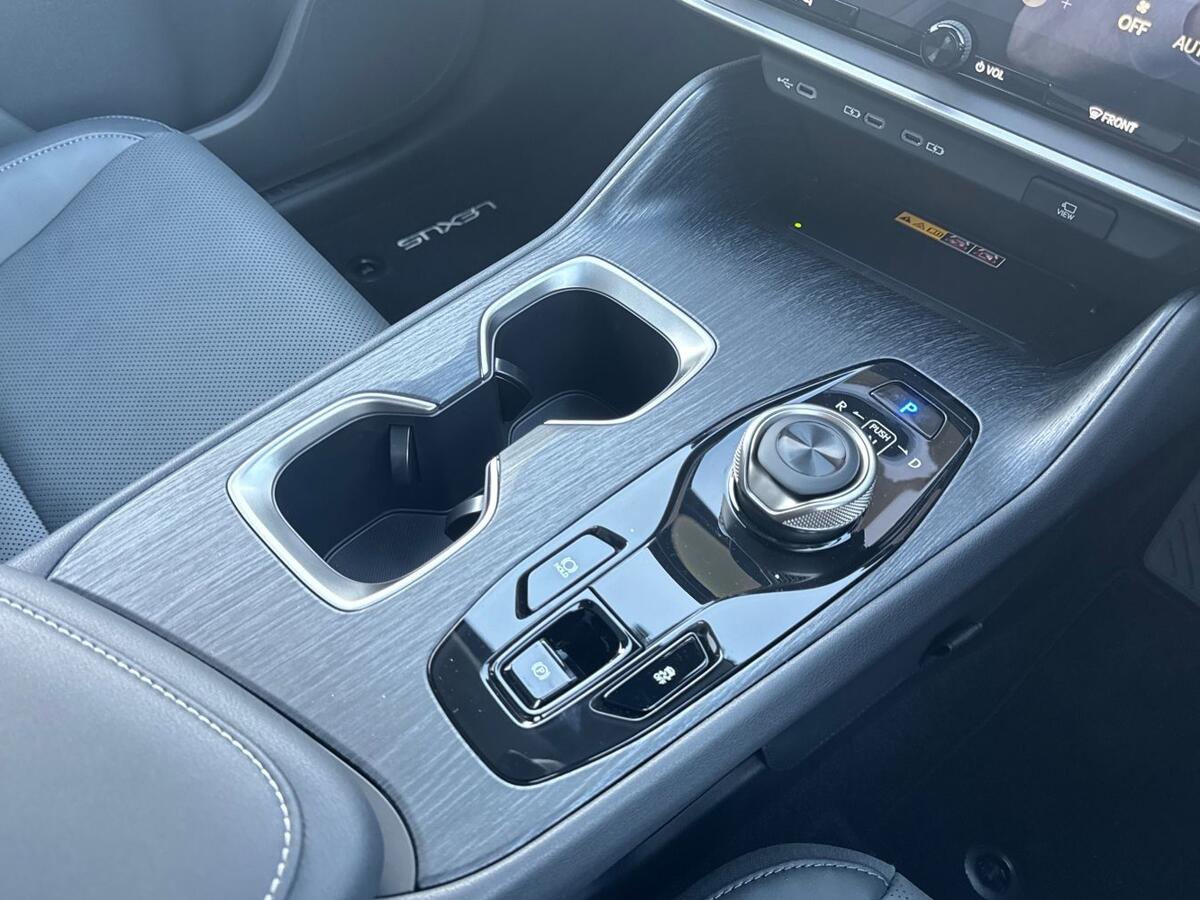 Used Lexus RZ 2025 for sale - 77157558: Photo 18