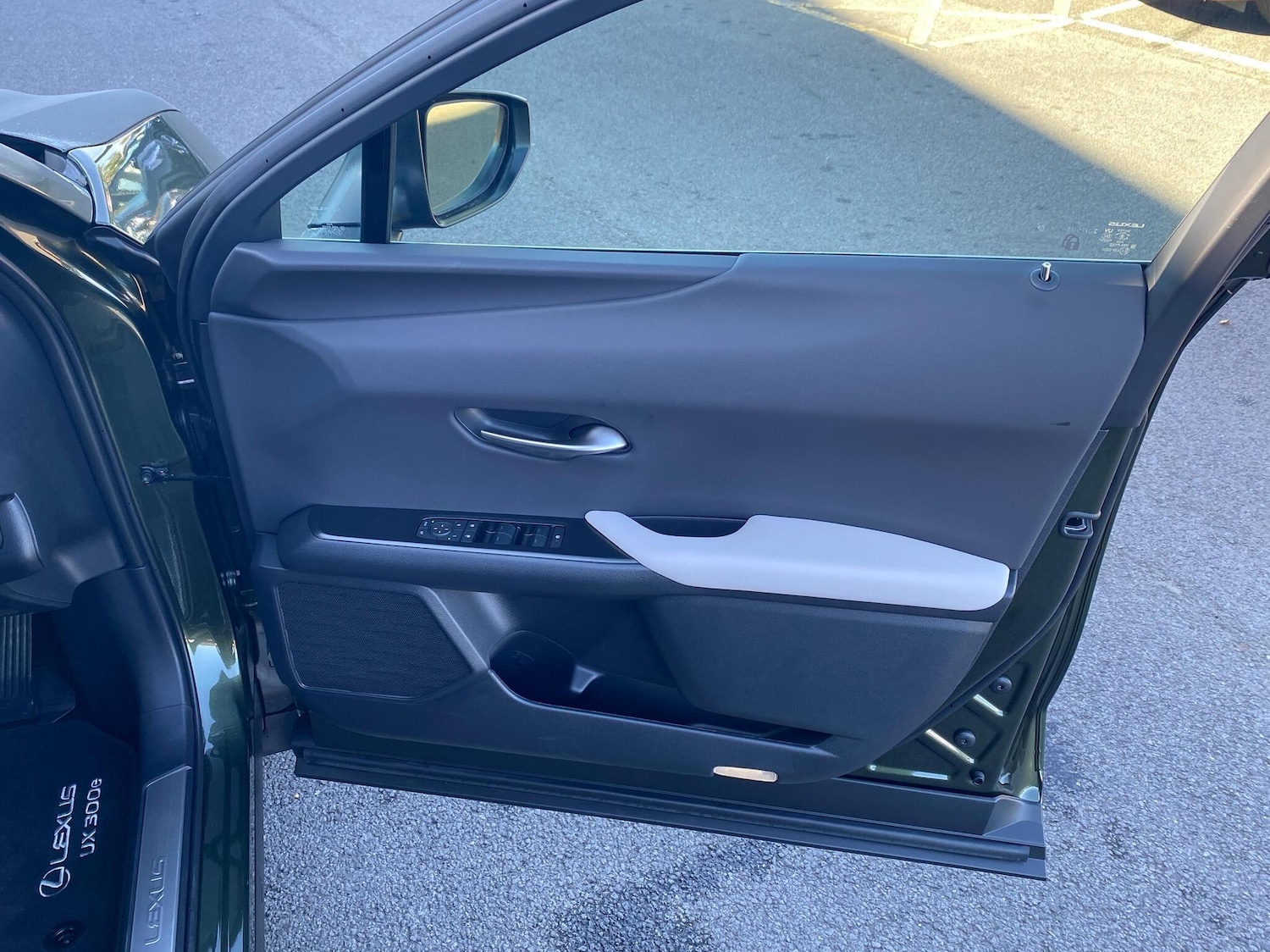 Used Lexus UX 2025 for sale - 76073771: Photo 15