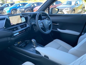 Used Lexus UX 2025 for sale - 76073771: Photo 2