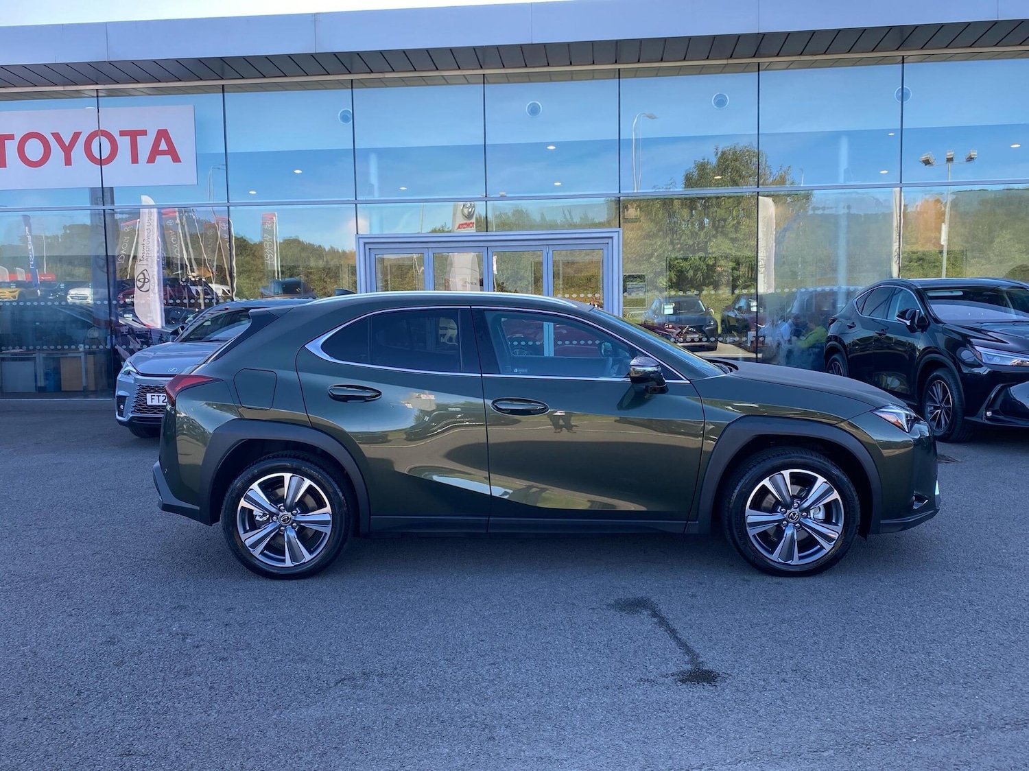 Used Lexus UX 2025 for sale - 76073771: Photo 4