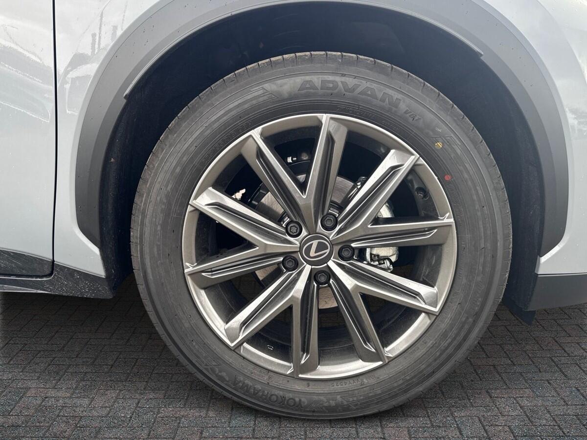 Used Lexus LBX 2026 for sale - 78008571: Photo 6