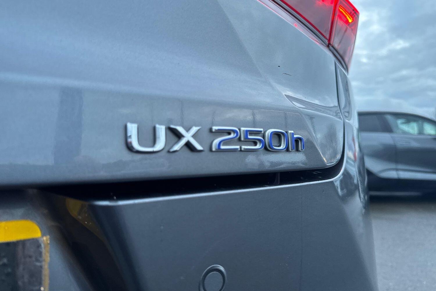 Used Lexus UX 2019 for sale - 77124651: Photo 18