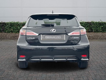 Used Lexus CT 2017 for sale - 77413000: Photo