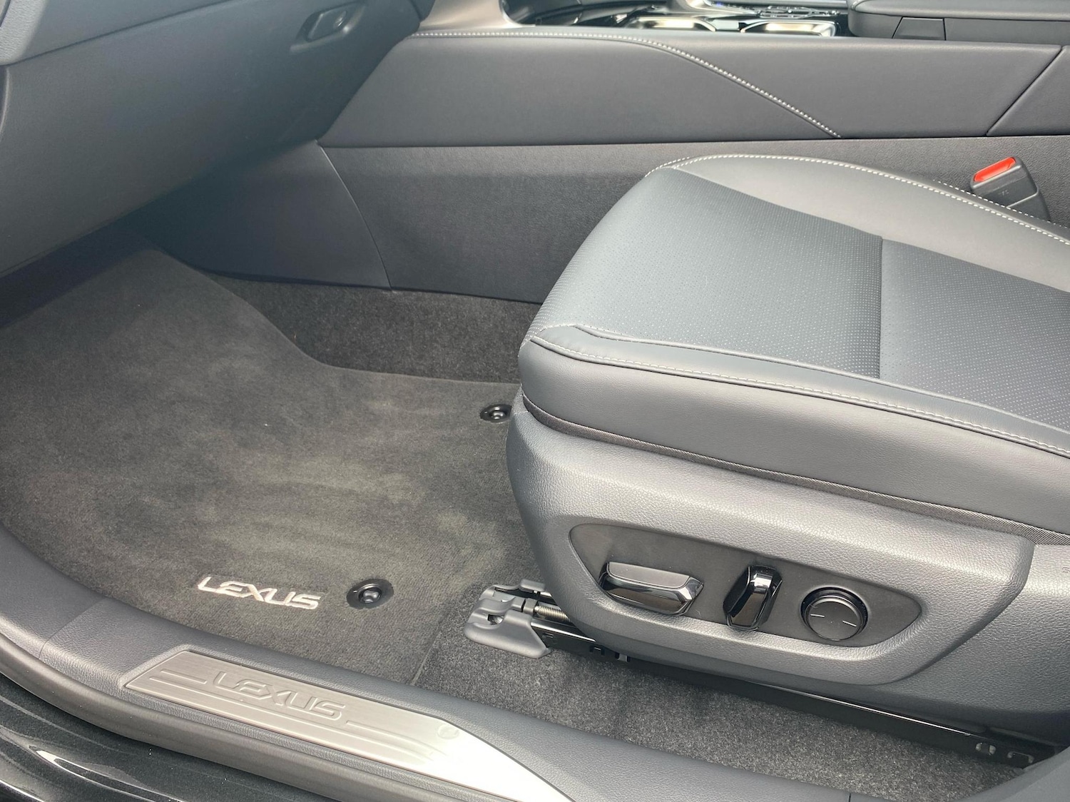 Used Lexus RX 2025 for sale - 76635383: Photo 21