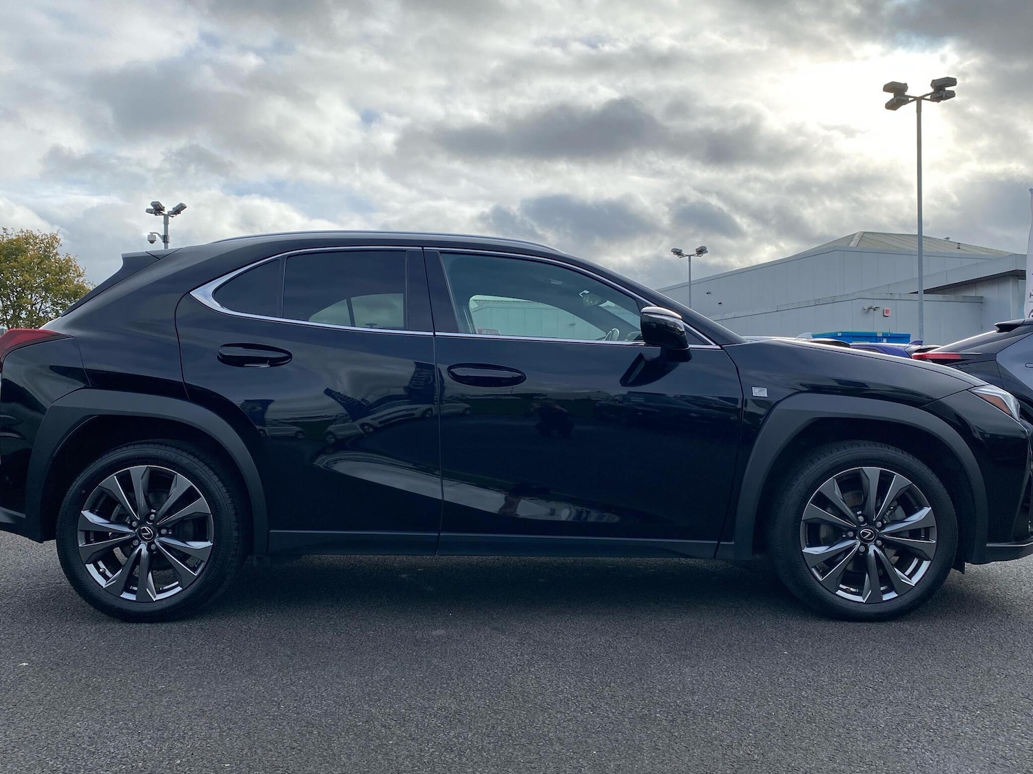 Used Lexus UX 2022 for sale - 76372363: Photo 4