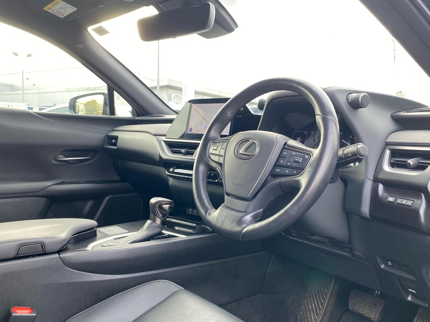 Used Lexus UX 2022 for sale - 76372363: Photo 6