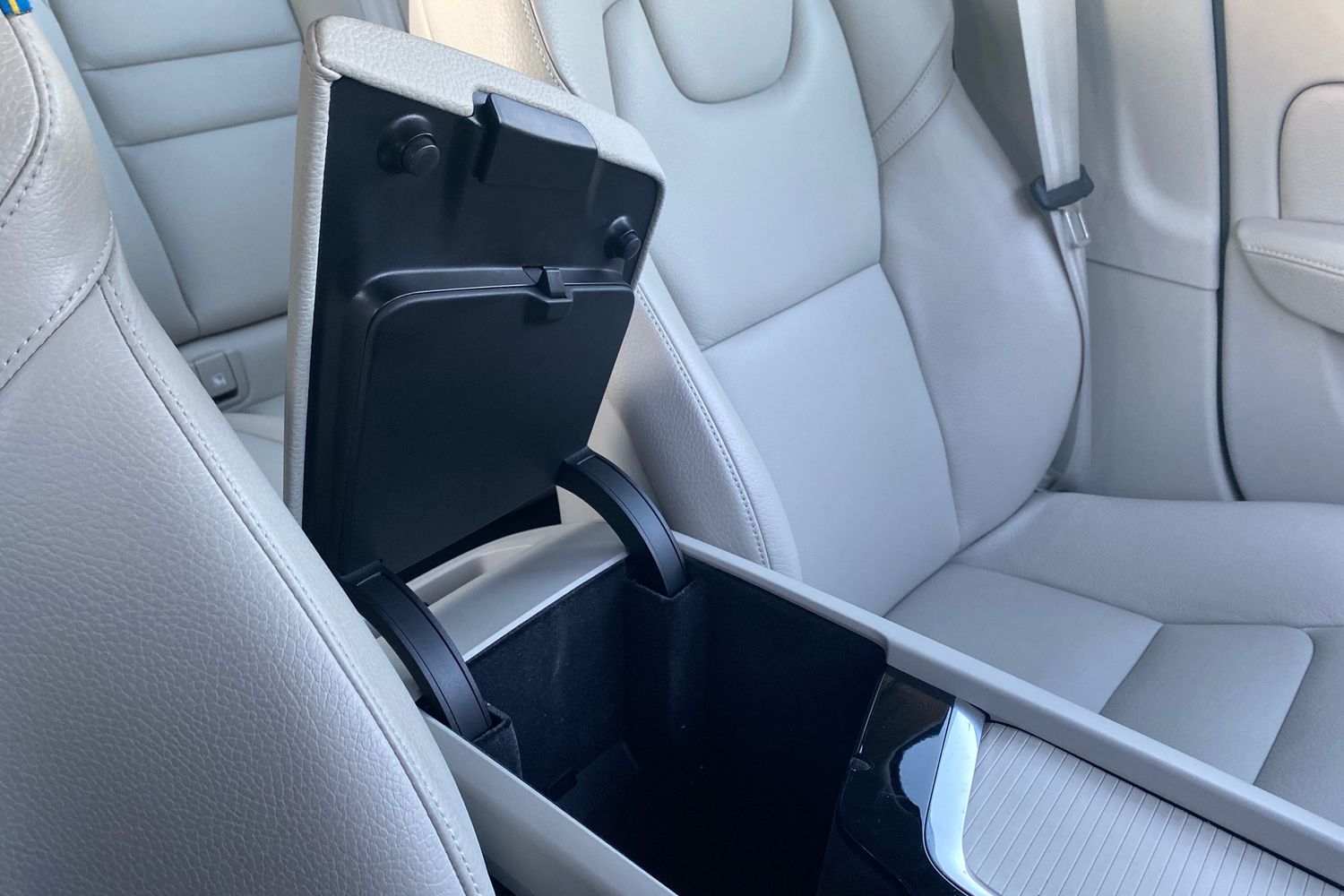 Used Volvo V60 2019 for sale - 77046355: Photo 19