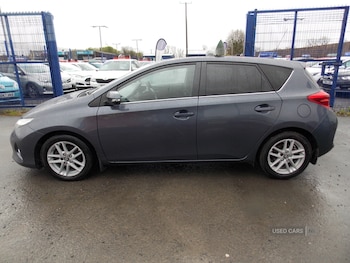 Used Toyota Auris 2015 for sale - 76500421: Photo
