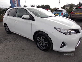 2015 - 1.33 Dual VVTi Icon+ 5dr