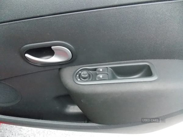 Used Renault Clio 2012 for sale - 76350099: Photo 17