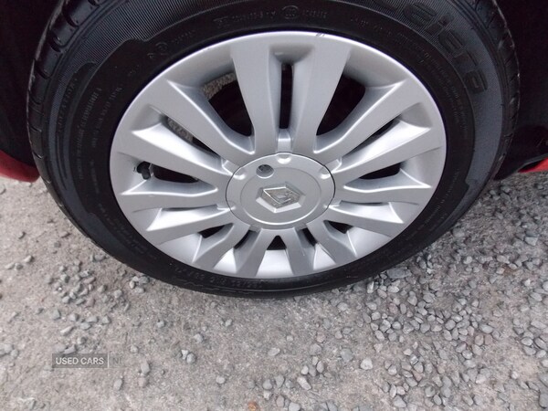 Used Renault Clio 2012 for sale - 76350099: Photo 9
