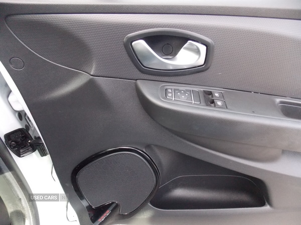 Used Renault Clio 2018 for sale - 76110119: Photo 17