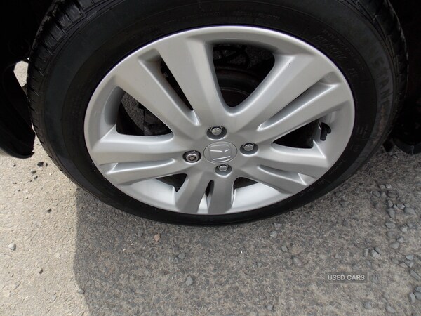 Used Honda Jazz 2014 for sale - 76825300: Photo 9