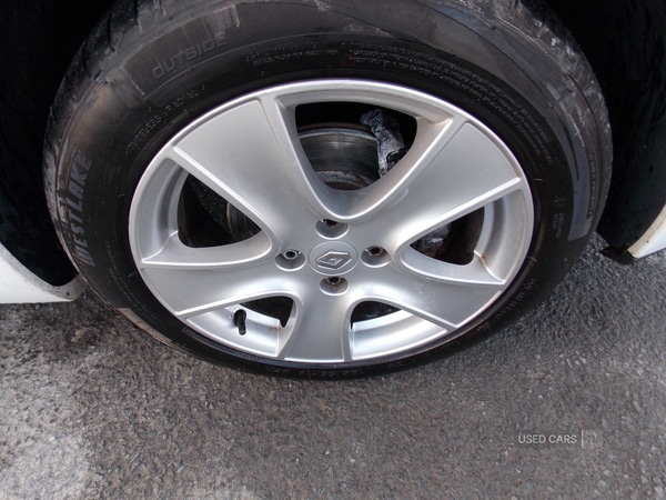 Used Renault Clio 2015 for sale - 76690339: Photo 10