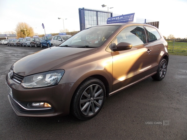 Used Volkswagen Polo 2015 for sale - 76825594: Photo 1