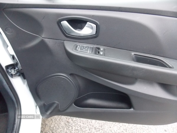 Used Renault Clio 2016 for sale - 77332295: Photo 17