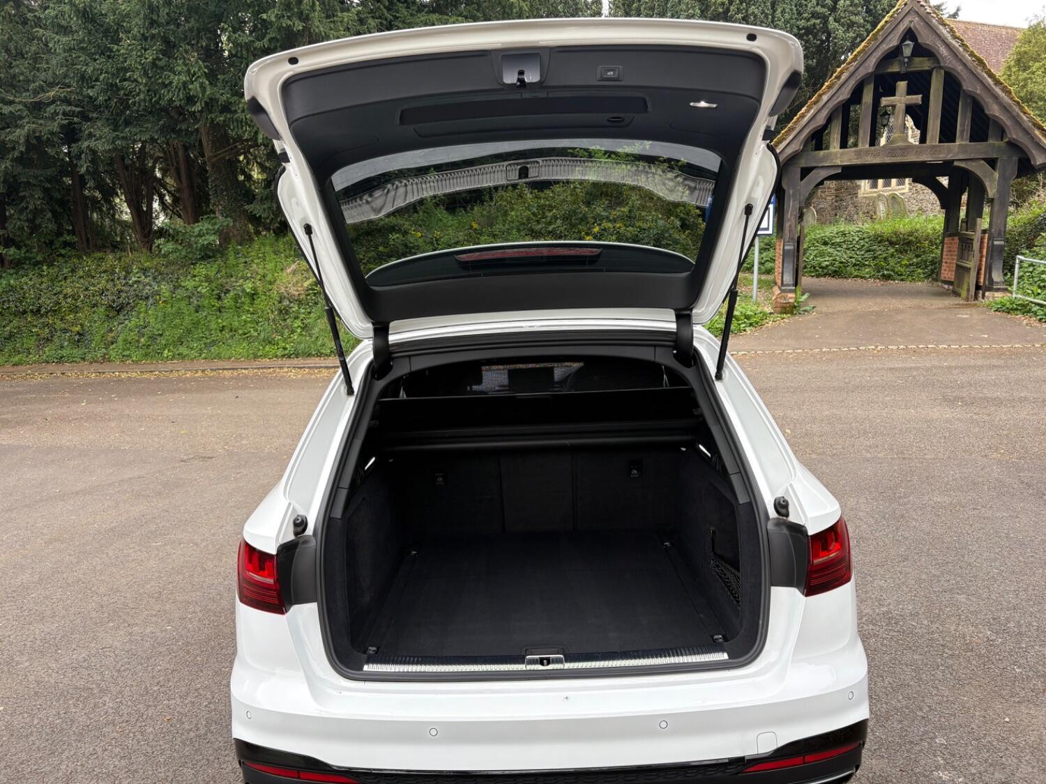 Used Audi A4 2021 for sale - 77033083: Photo 8