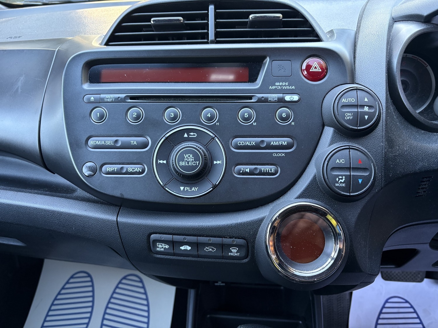 Used Honda Jazz 2014 for sale - 76670768: Photo 38