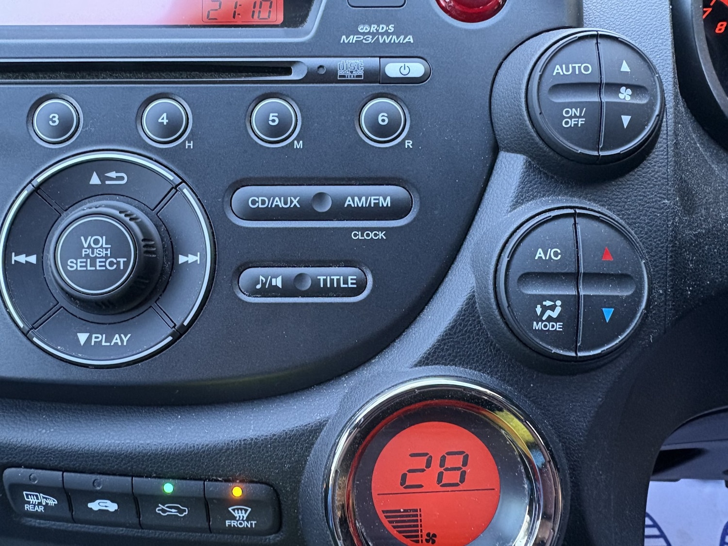 Used Honda Jazz 2014 for sale - 76670768: Photo 40