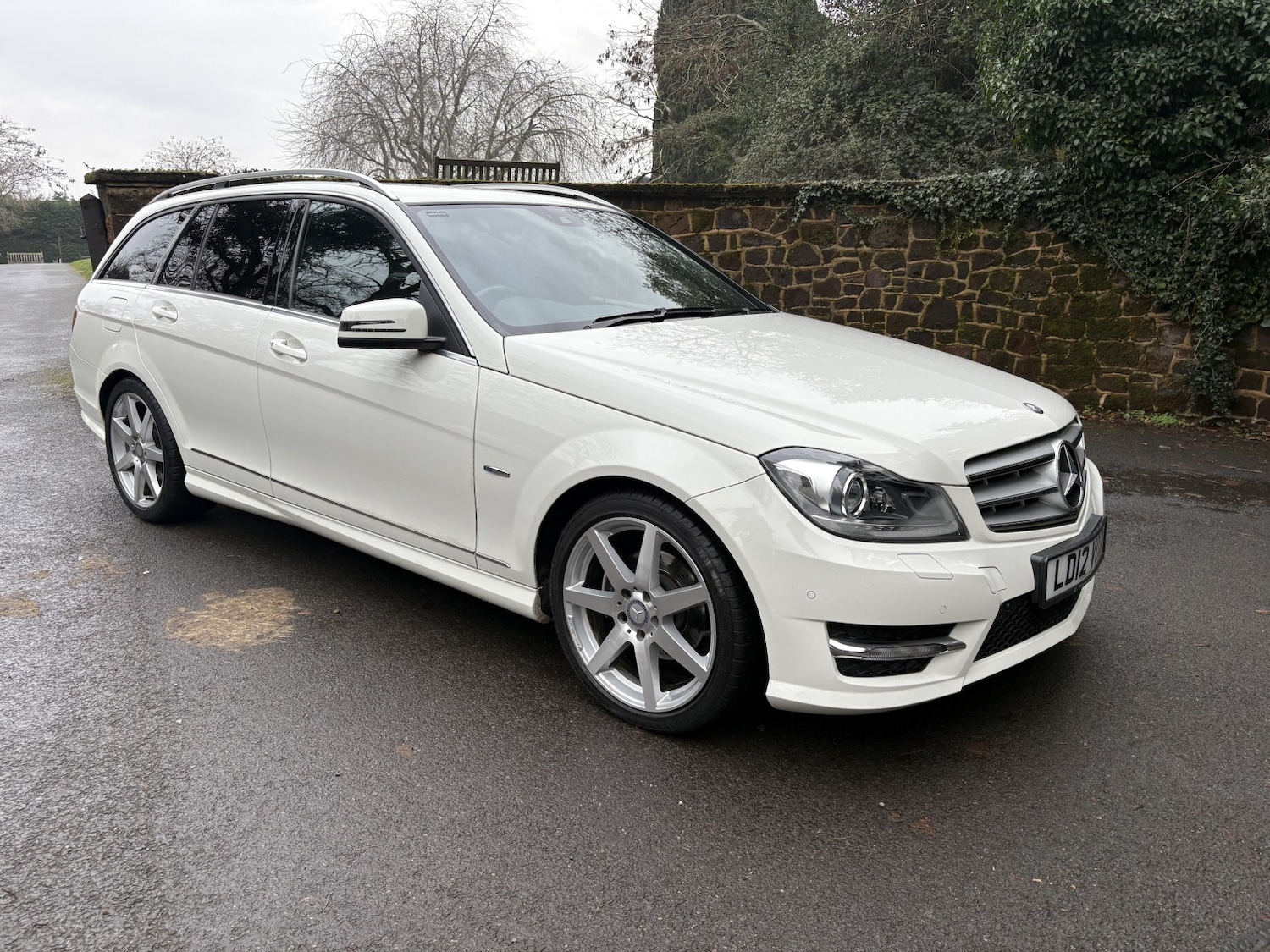Used Mercedes-Benz C Class 2012 for sale - 77241910: Photo 2