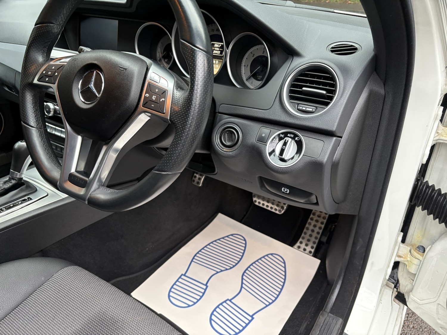 Used Mercedes-Benz C Class 2012 for sale - 77241910: Photo 30