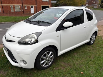 Used Toyota AYGO 2013 for sale - 76670800: Photo