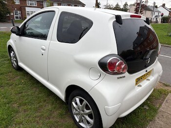 Used Toyota AYGO 2013 for sale - 76670800: Photo