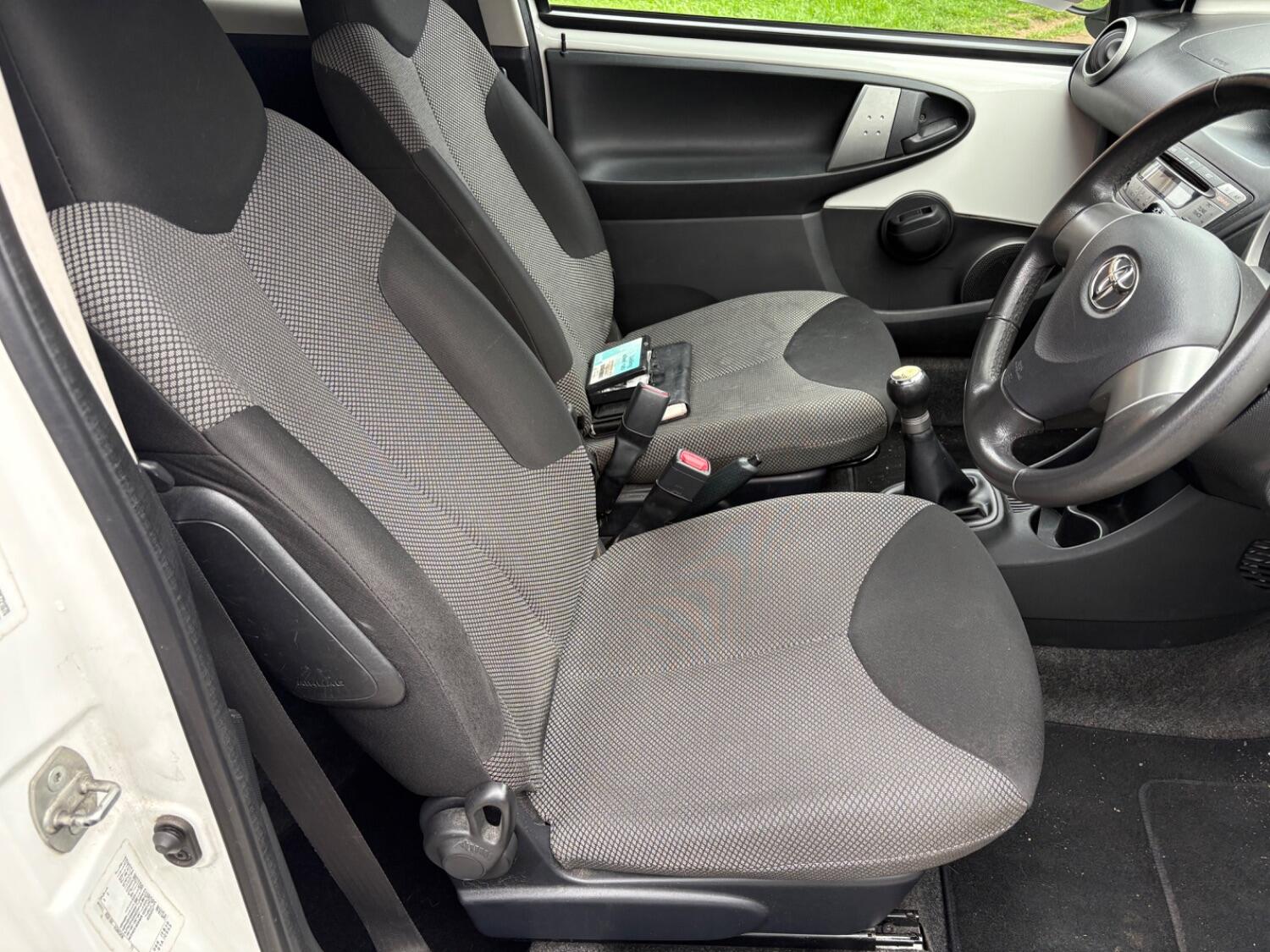 Used Toyota AYGO 2013 for sale - 76670800: Photo 8