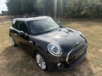 Used MINI Hatch 2018 for sale - 79543772: Photo