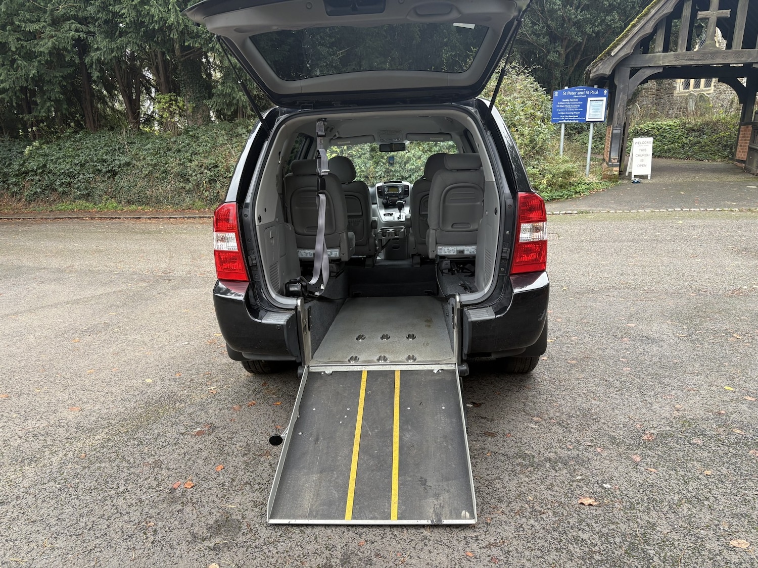 Used Kia Sedona 2011 for sale - 76670812: Photo 10