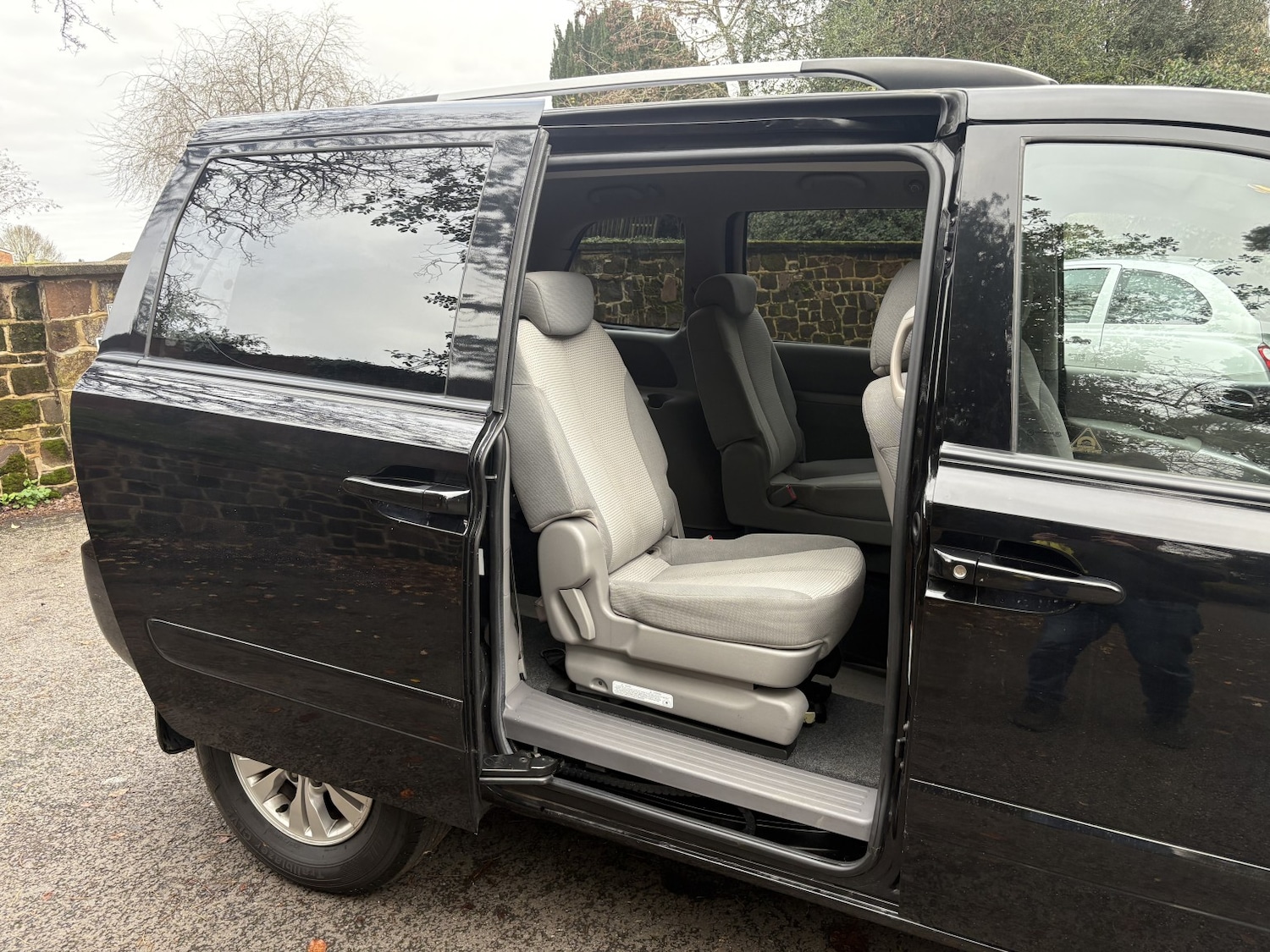 Used Kia Sedona 2011 for sale - 76670812: Photo 15