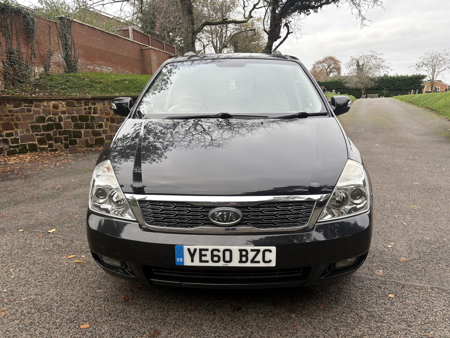 Used Kia Sedona 2011 for sale - 76670812: Photo 2