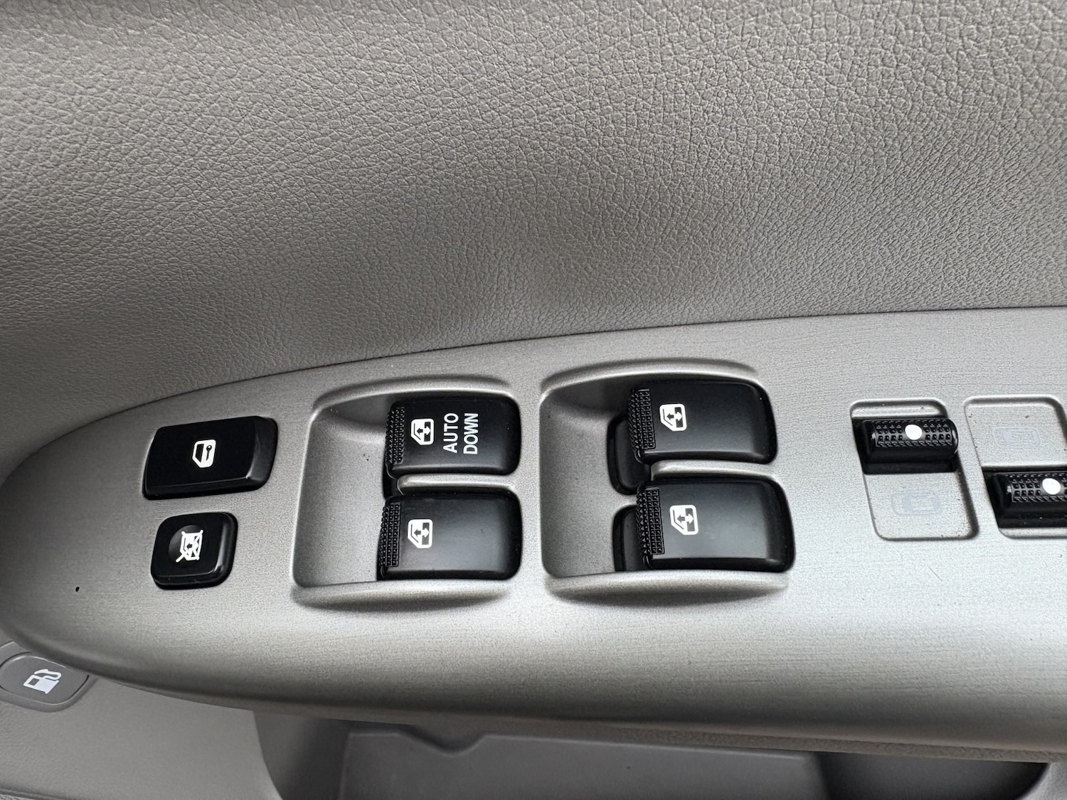 Used Kia Sedona 2011 for sale - 76670812: Photo 20