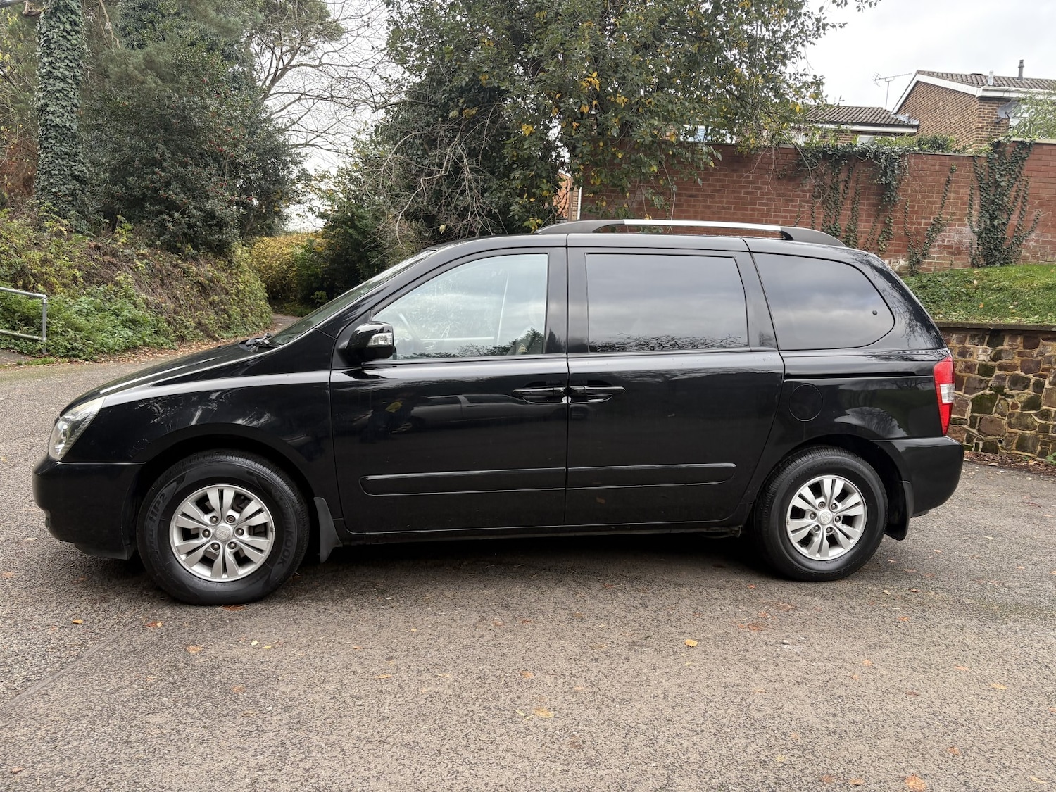 Used Kia Sedona 2011 for sale - 76670812: Photo 4