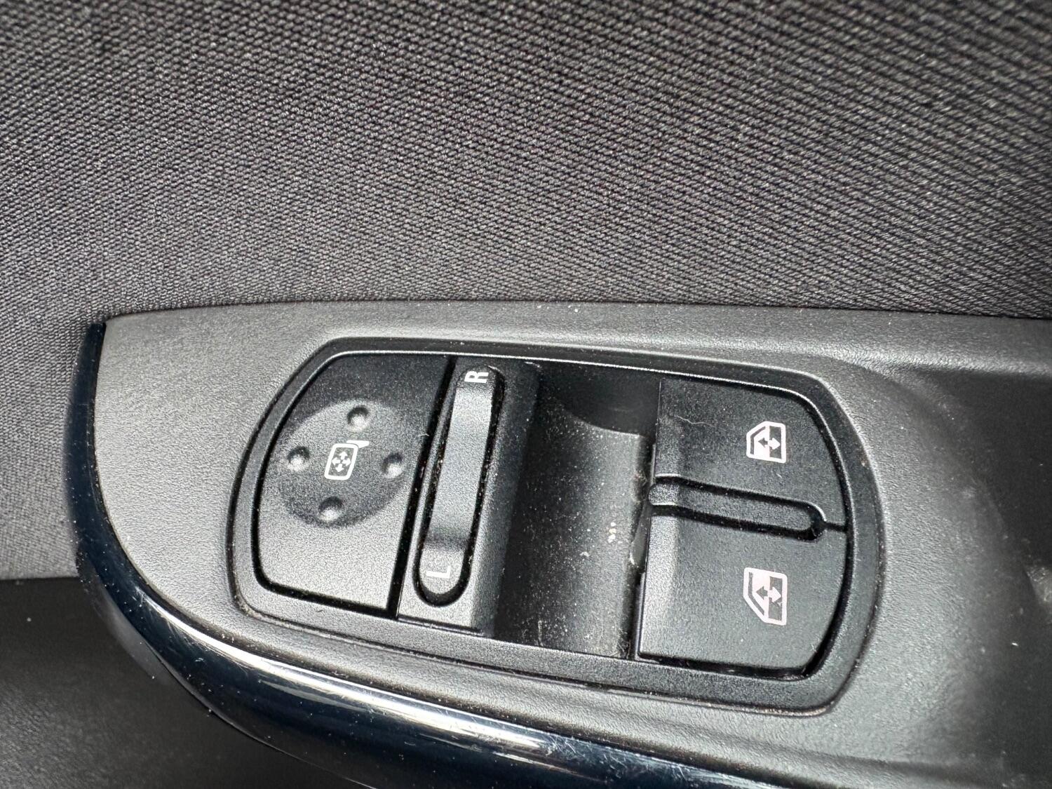 Used Vauxhall Corsa 2015 for sale - 76769458: Photo 17