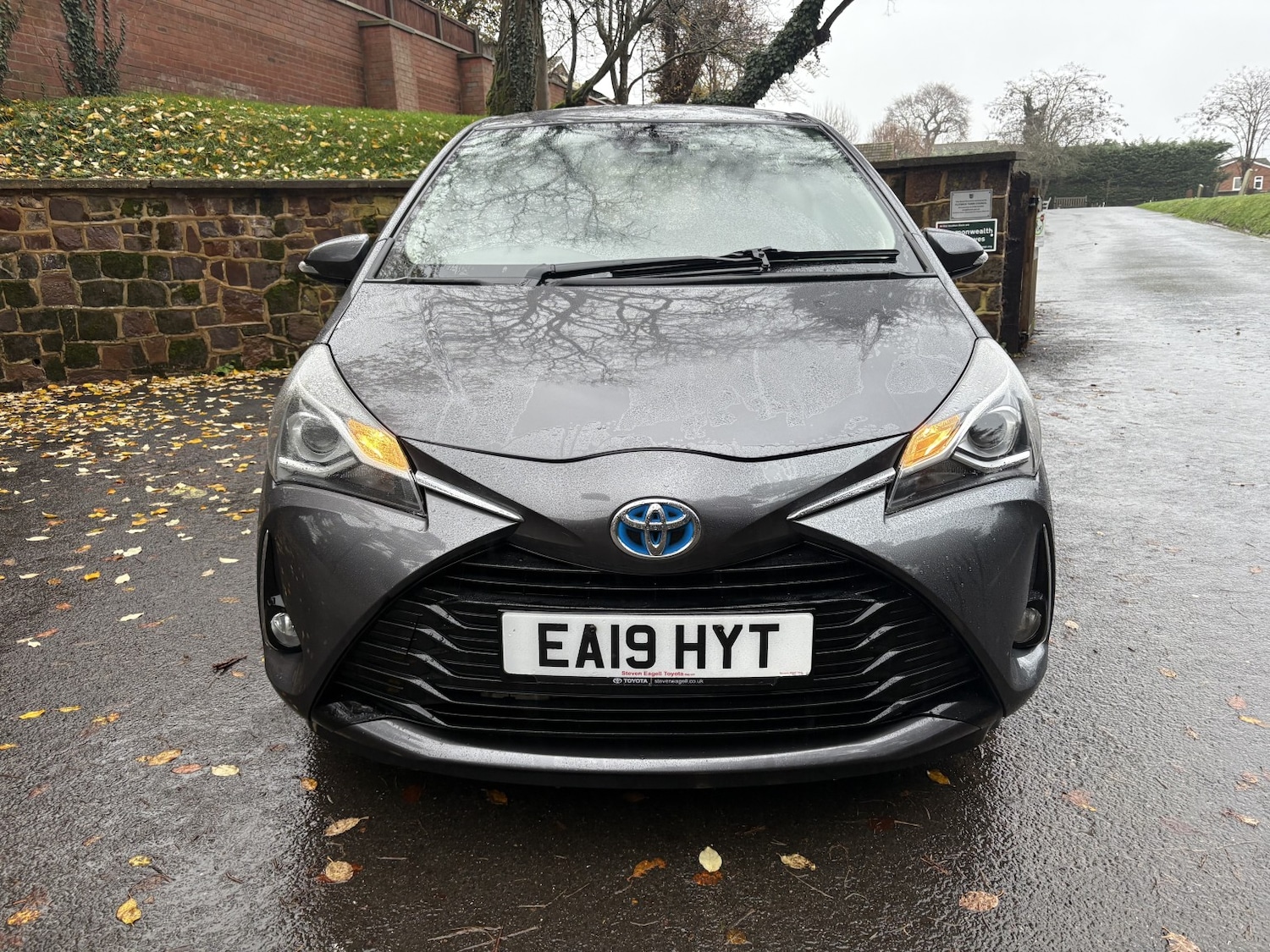 Used Toyota Yaris 2019 for sale - 76855392: Photo 2