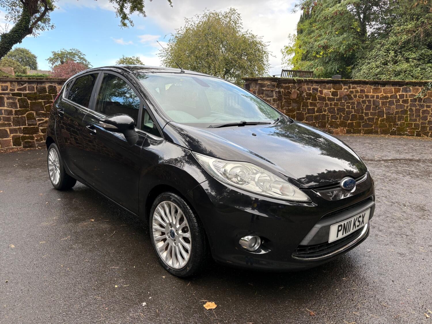 Used Ford Fiesta 2011 for sale - 76670776: Photo 1